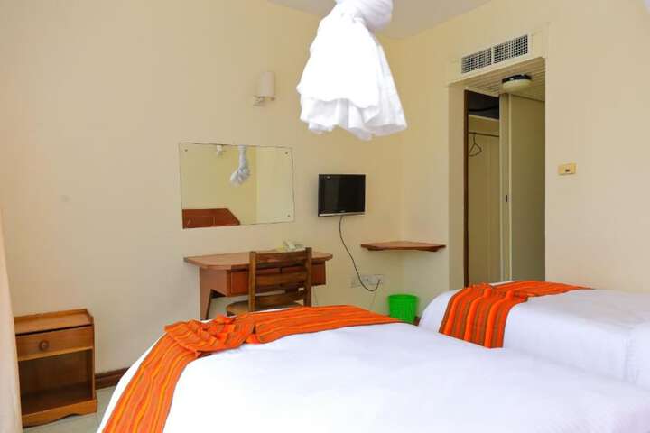 Room 8 of 25