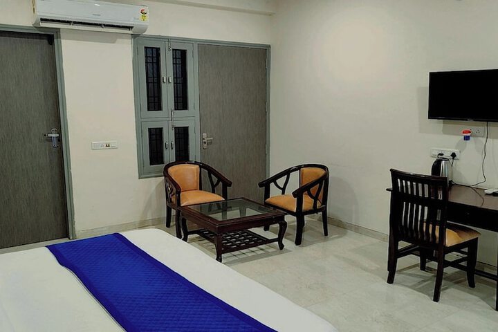 Room 10 of 38