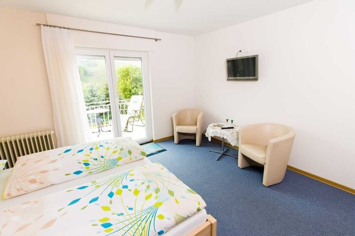 Room 6 of 19