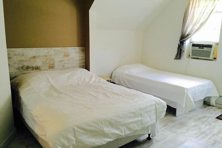Room 13 of 39