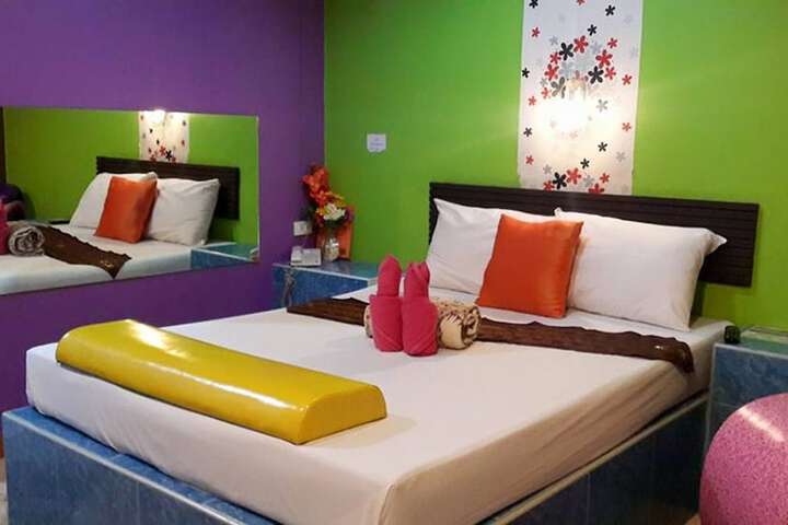 Room 3 of 8