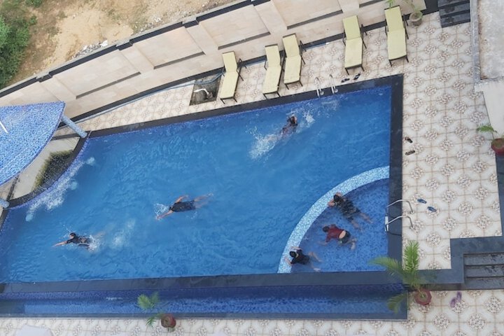 Pool 14 of 23