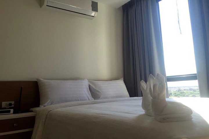 Room 5 of 73