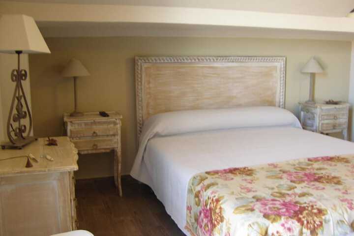 Room 27 of 40