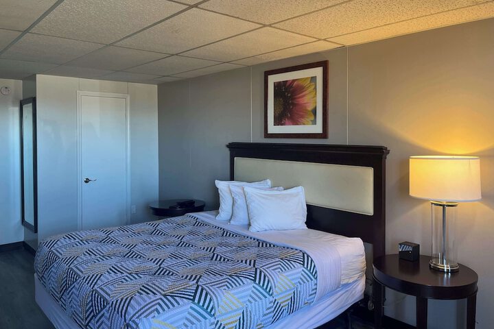 Room 7 of 13