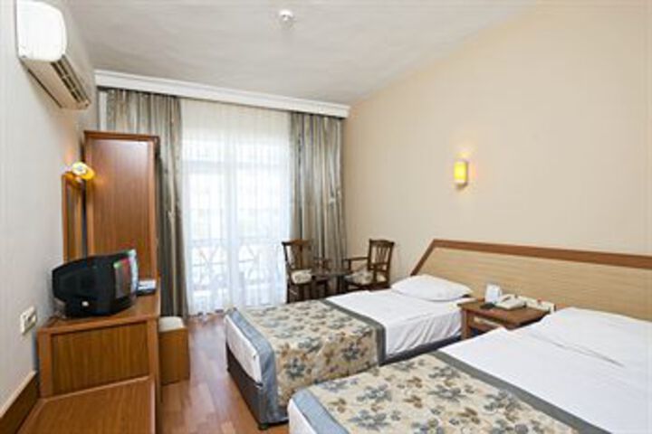 Room 12 of 30