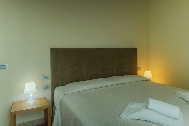 Room 13 of 66