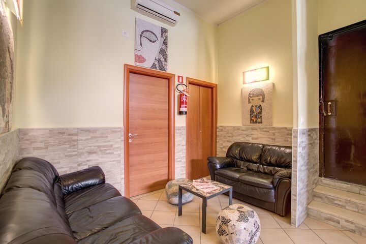 Entrance & Lobby