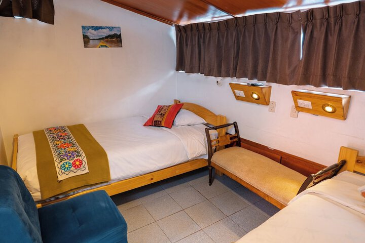 Room 5 of 8