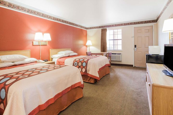 Double Accessible King Size Bed (4 of 10)