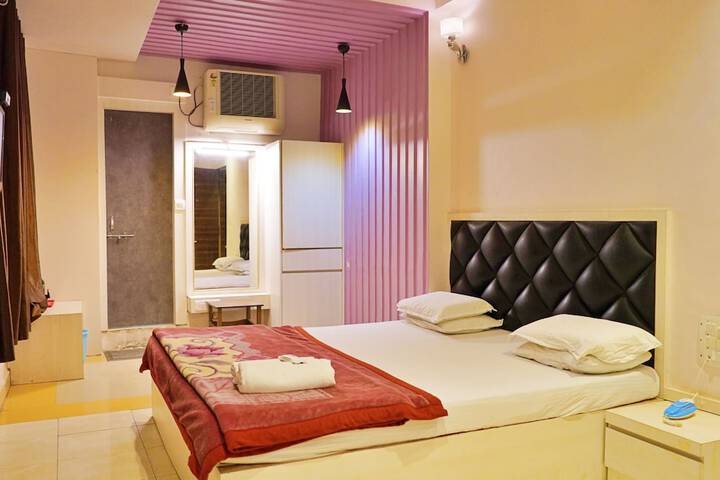 Room 3 of 15
