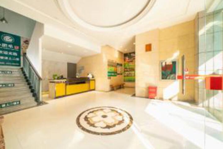 Ruisi Business Hotel (Liuzhou Five-Star Pedestrian Street Branch)