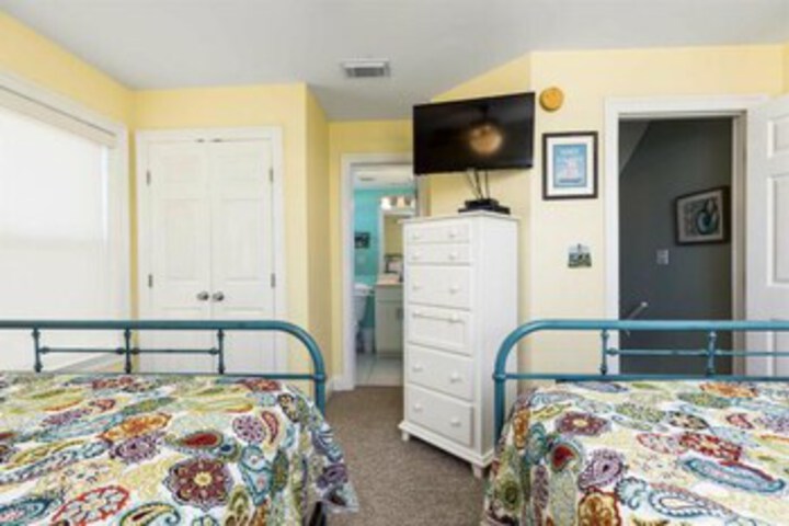 Room 70 of 77