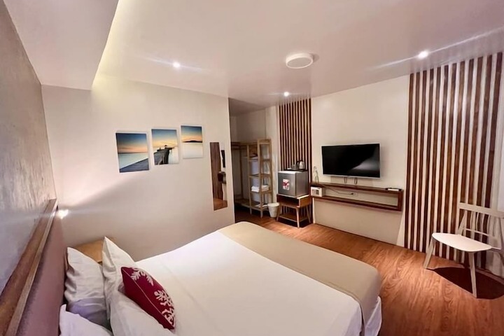 Room 3 of 24