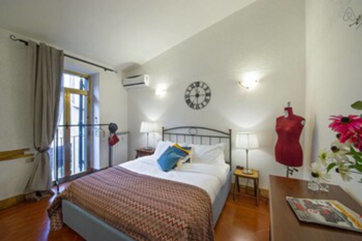 Room 10 of 26