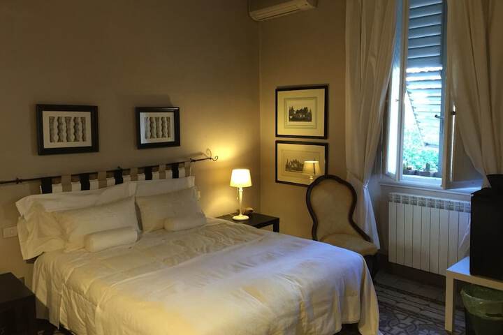 Room 9 of 63