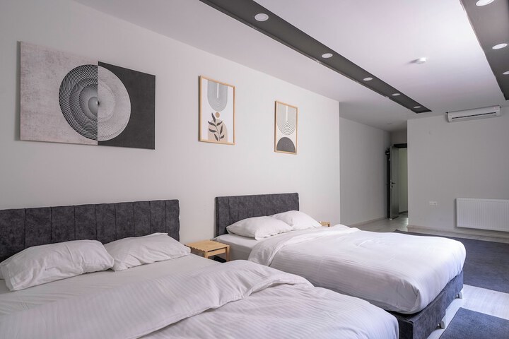 Room 138 of 293