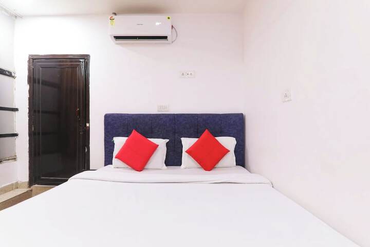 Room 8 of 23