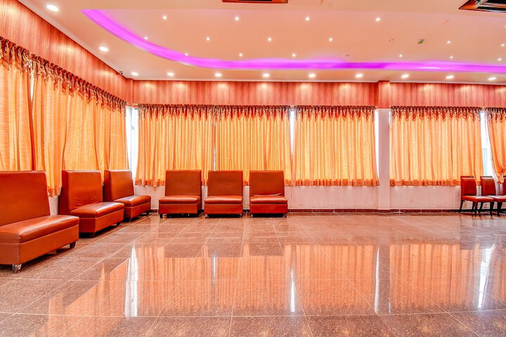 Ballroom/Hall 29 of 33