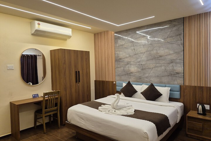 Room 8 of 25