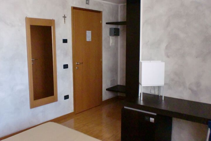 Room 20 of 83
