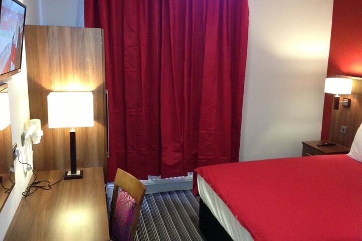 Room 3 of 35