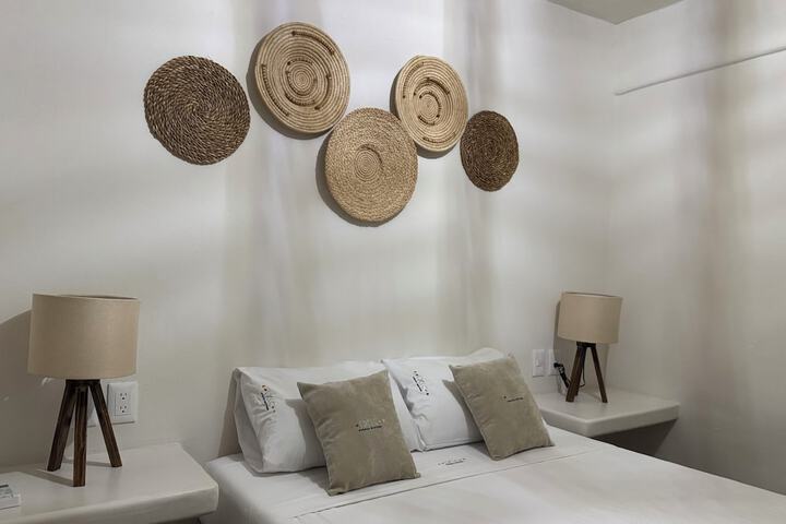 Room 6 of 65