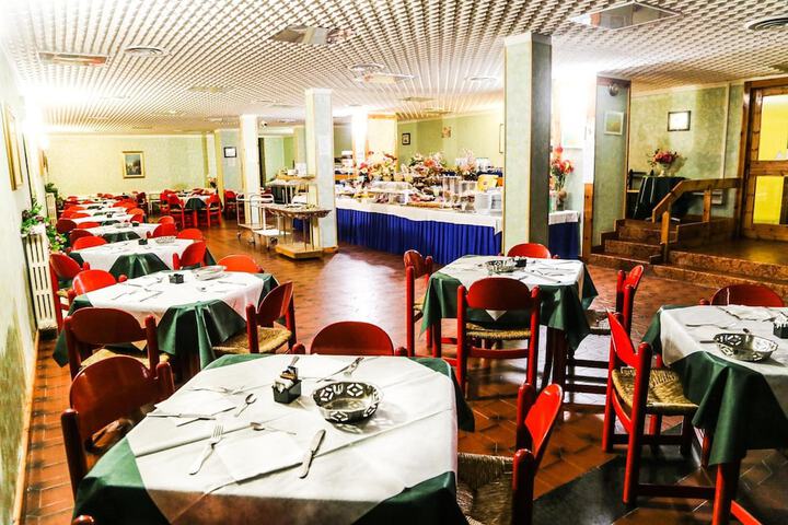 Dining 44 of 67