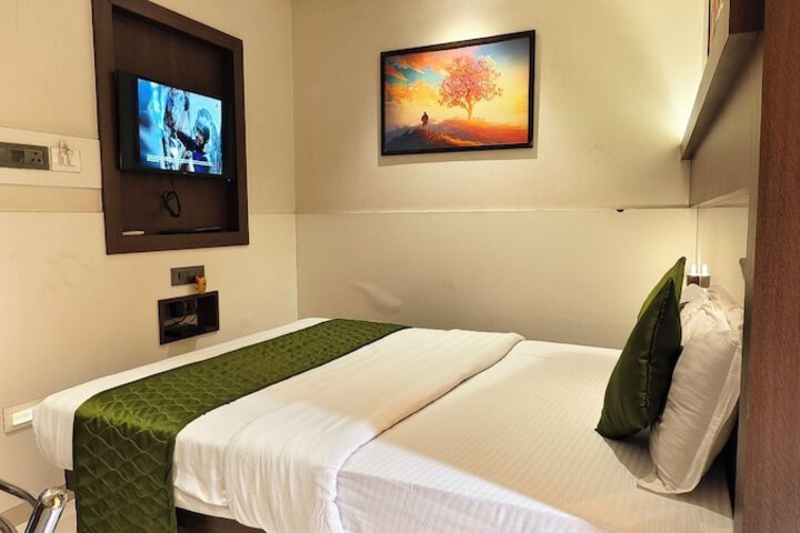 Room 8 of 41