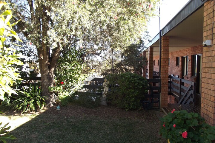 Hotel Exterior 22 of 27