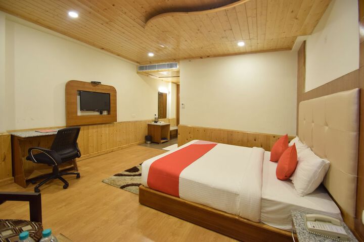 Room 10 of 25