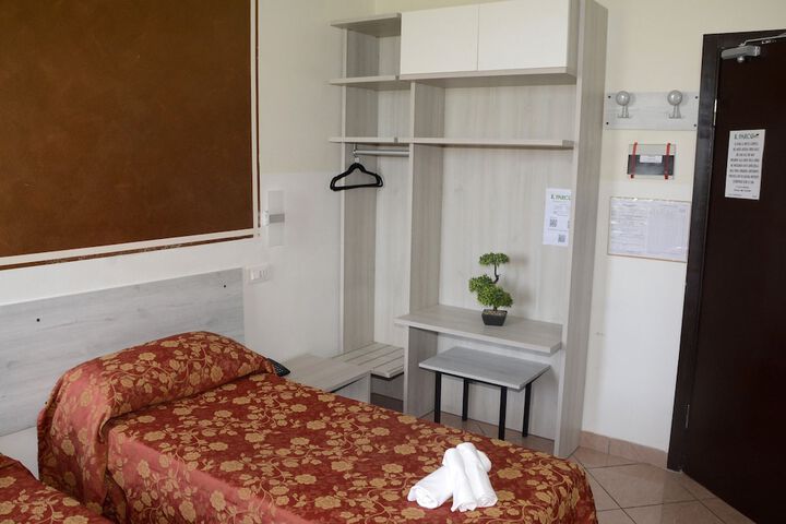 Room 15 of 109