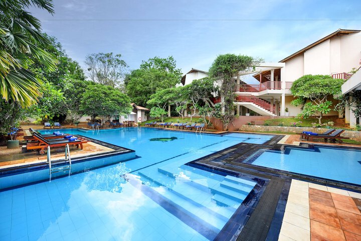 Pools & Facilities