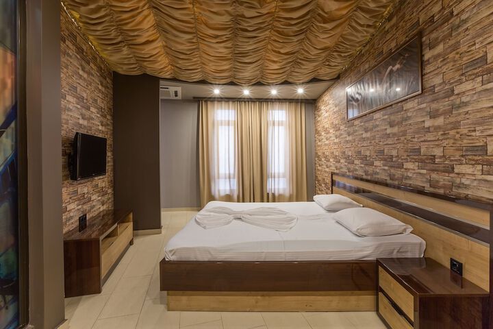 Room 9 of 53