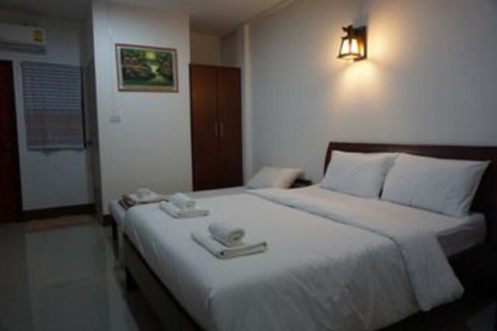 Room 9 of 27
