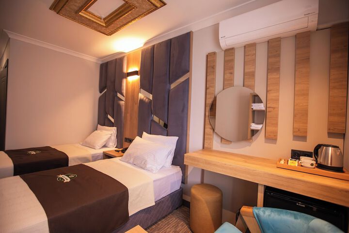 Room 33 of 78