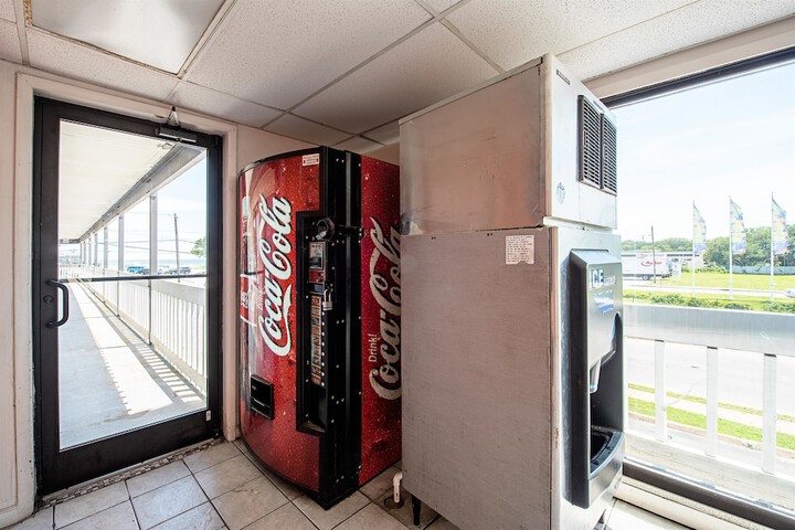Vending machine