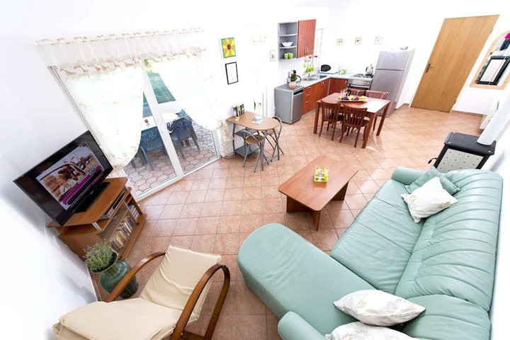 Room 3 of 13