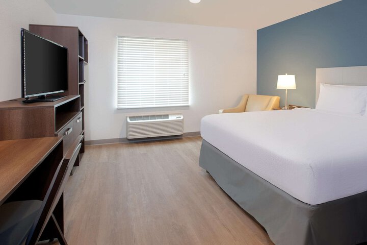 Queen Bed Accessible (11 of 12)