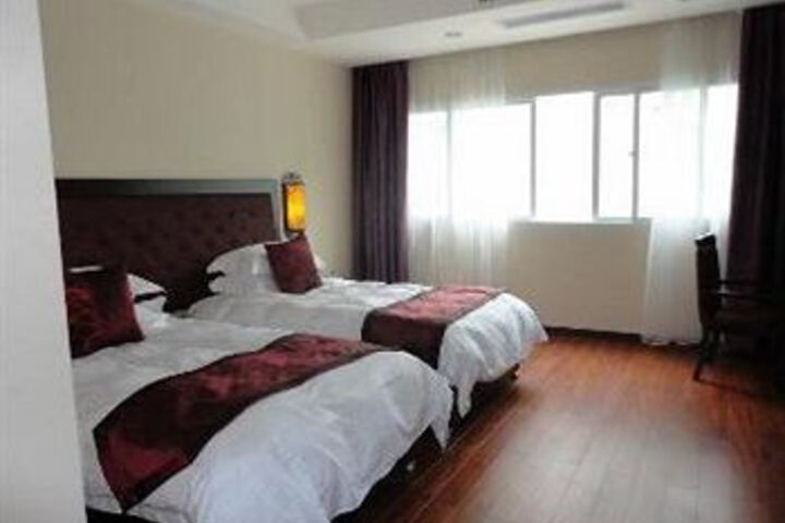 Room 8 of 15