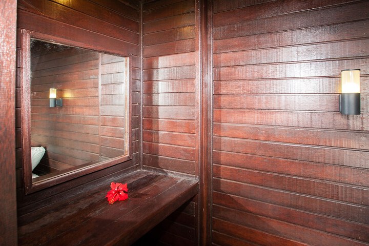 Room 15 of 182