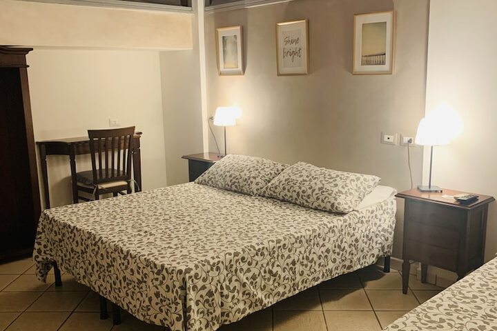 Room 16 of 40