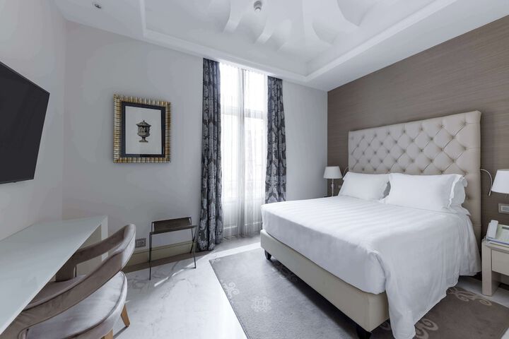 Room 53 of 168