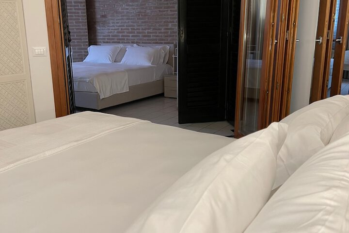 Room 20 of 99