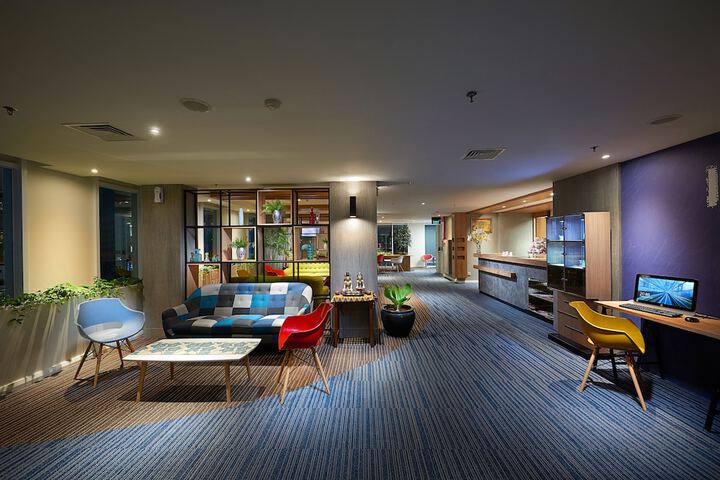 Hotel Lobby