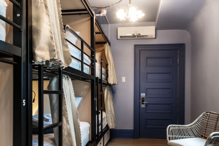 Room 27 of 59