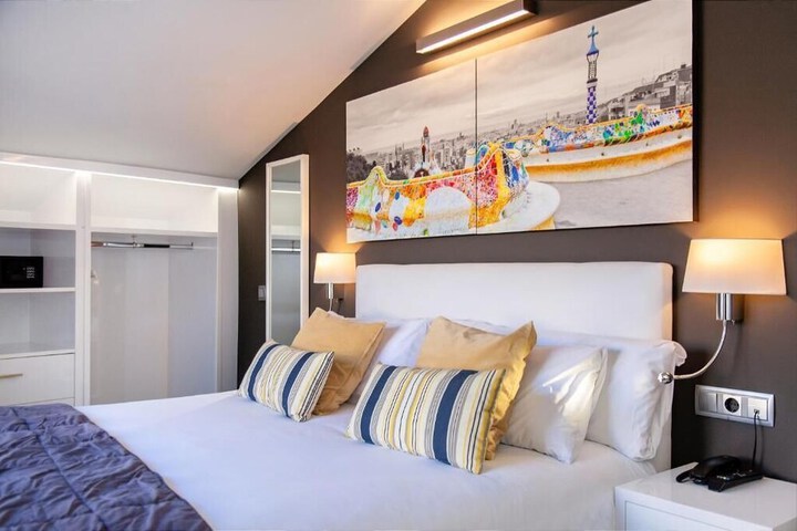 Room 12 of 42