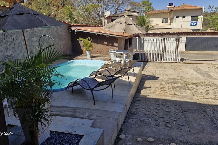 Pool 32 of 41