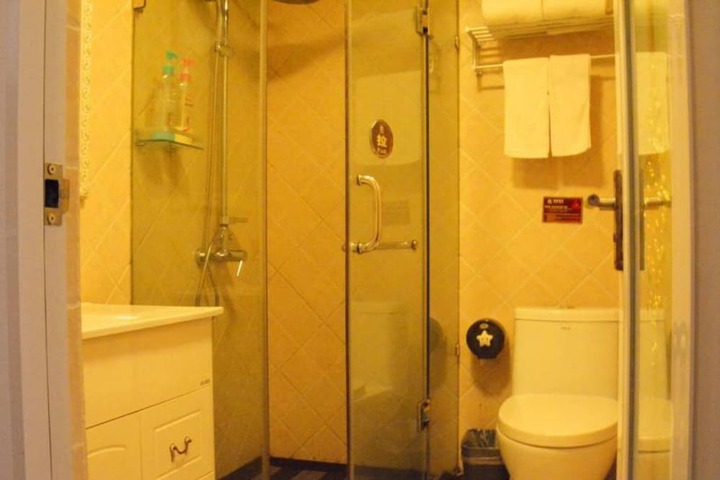 Room 16 of 18