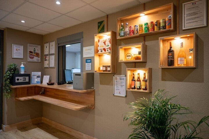 Guest Lobby